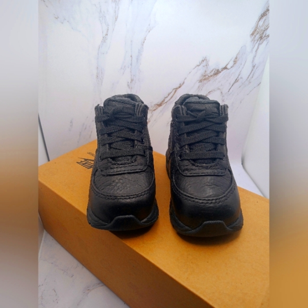 Nike Air Max Goadome EUC 4C 🎁